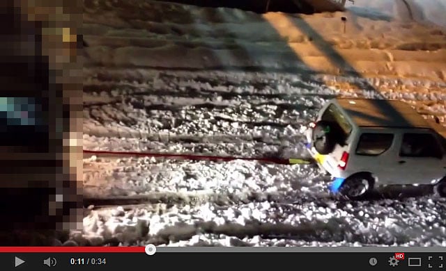 20140217-スズキ-ジムニーが大雪で大活躍で凄い!-03